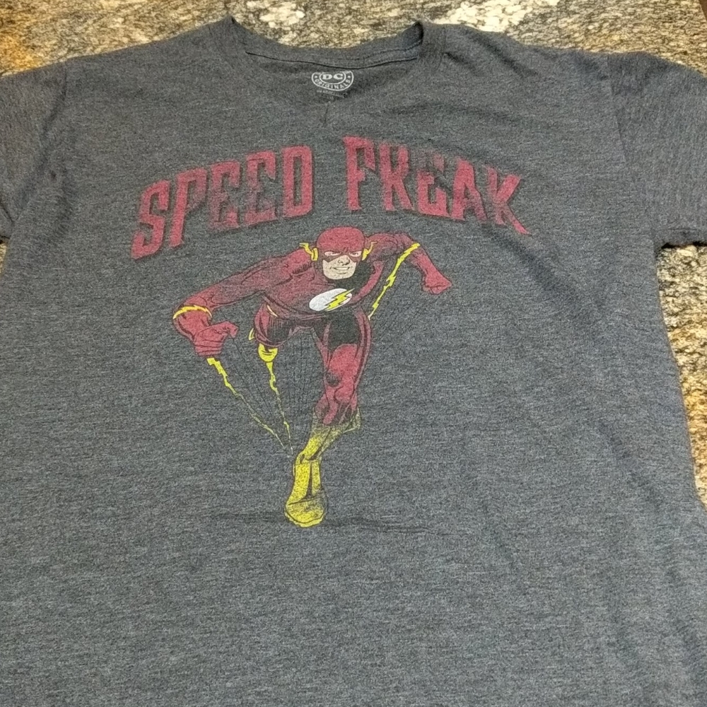 DC Comics V-neck T-shirt The Flash